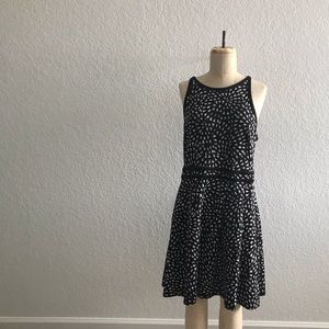 XL Black and White pattern dress